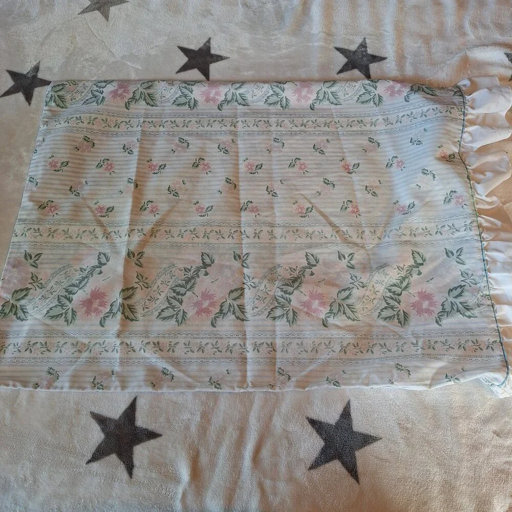 Vintage JC Penny Standard Pillowcase Floral Ruffle Edge Made In USA Cottagecore‎